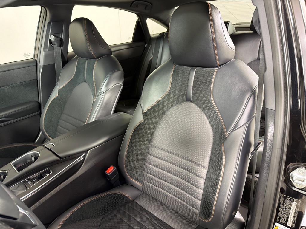 2022 Toyota Avalon Image 12