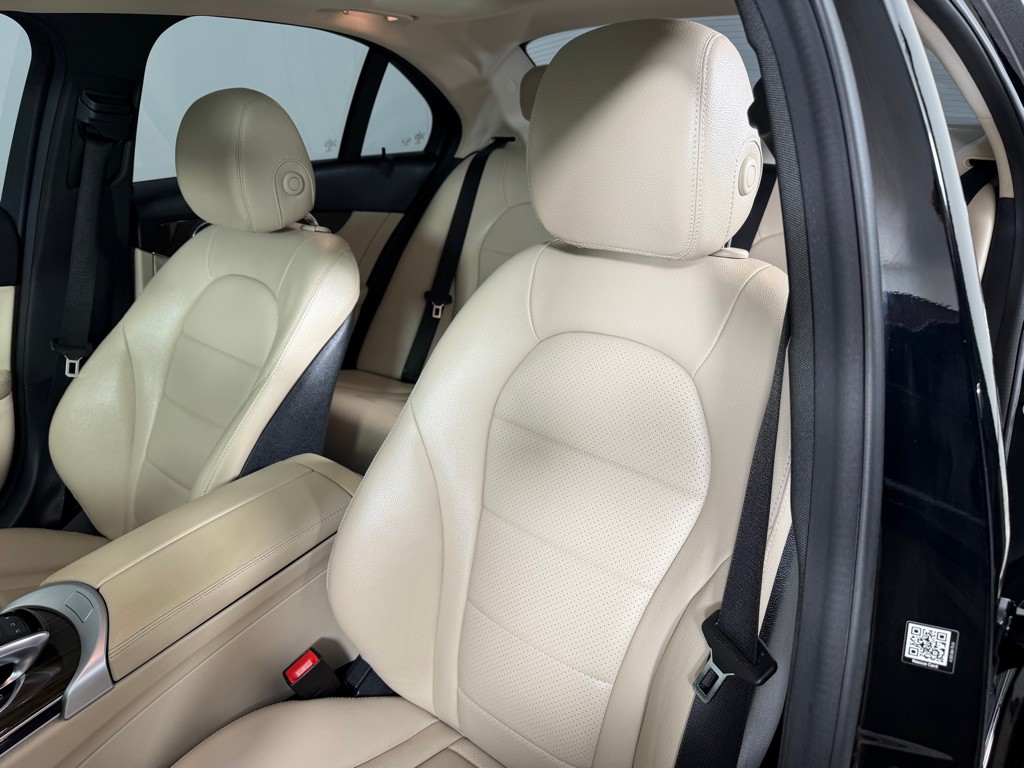 2016 Mercedes-Benz C-Class Image 13