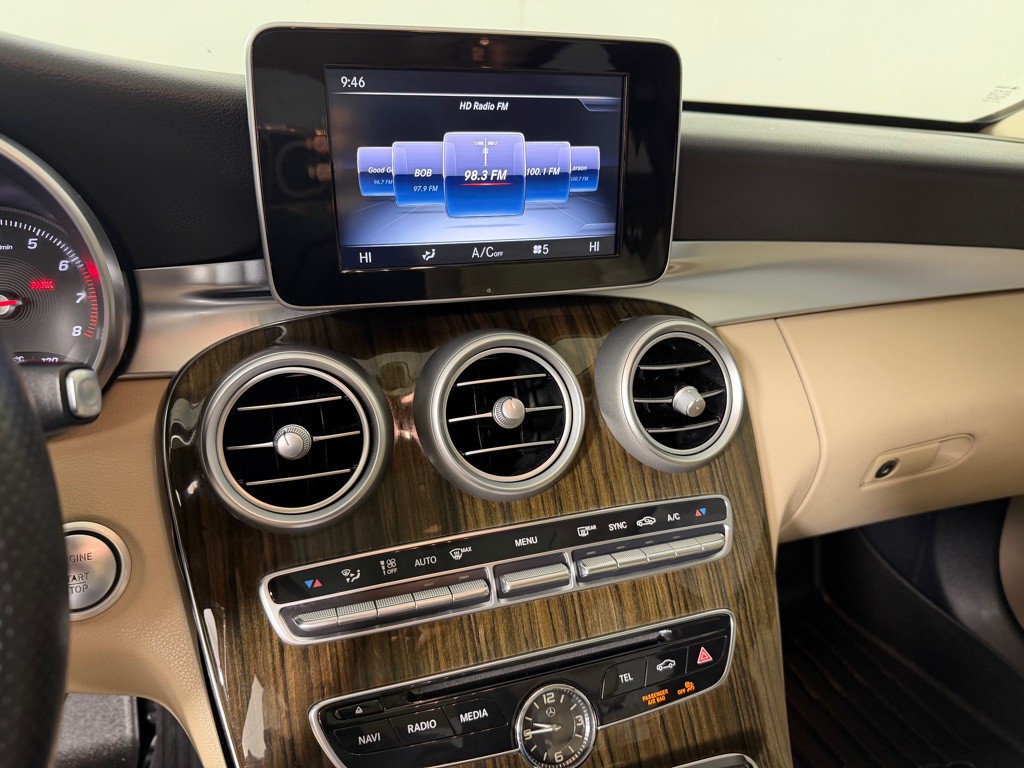 2016 Mercedes-Benz C-Class Image 17