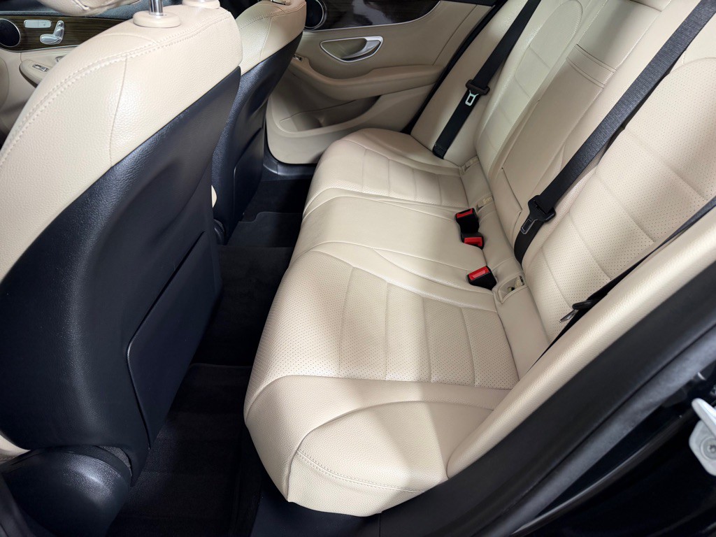 2016 Mercedes-Benz C-Class Image 20