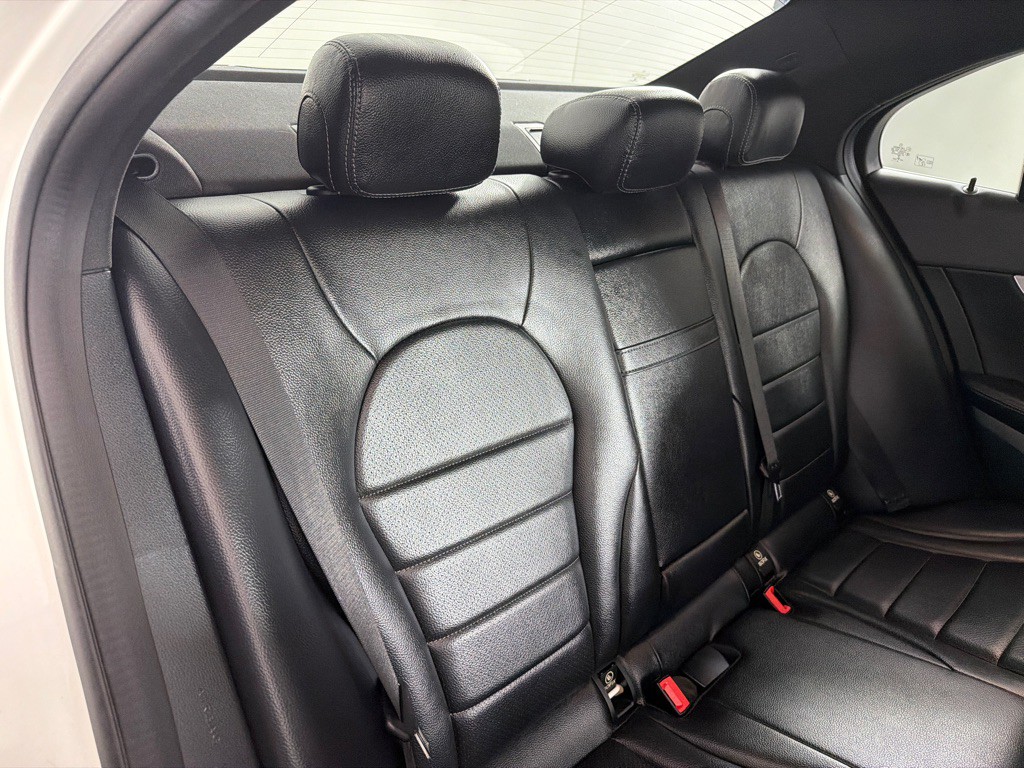 2019 Mercedes-Benz C-Class Image 19