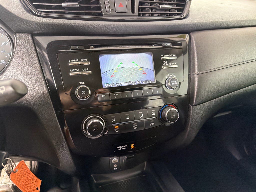 2017 Nissan Rogue Image 15