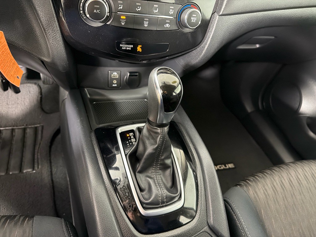 2017 Nissan Rogue Image 16