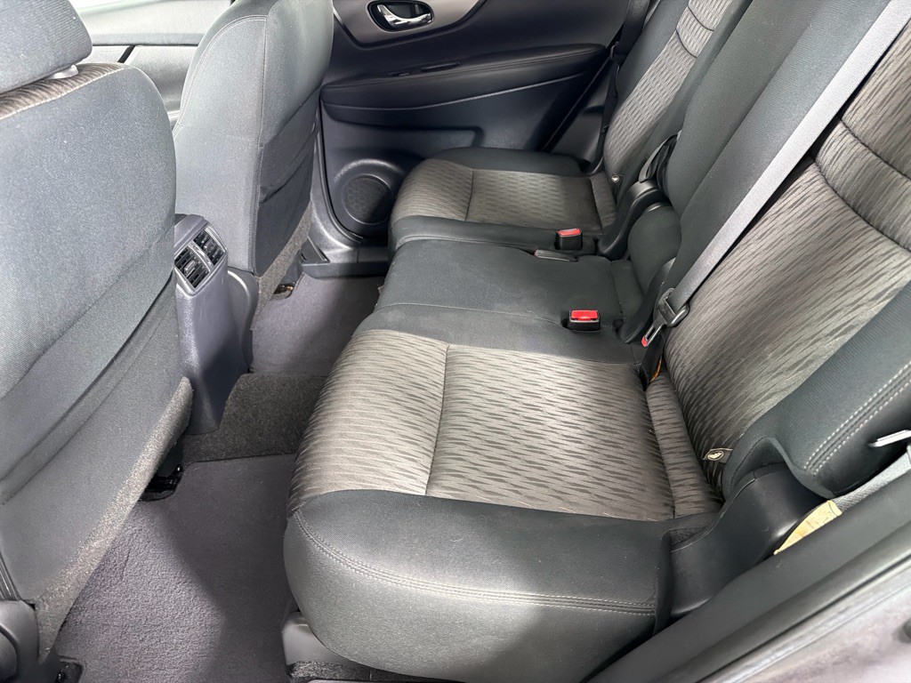 2017 Nissan Rogue Image 17