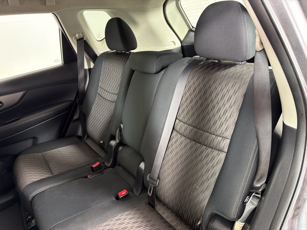 2017 Nissan Rogue Image 18