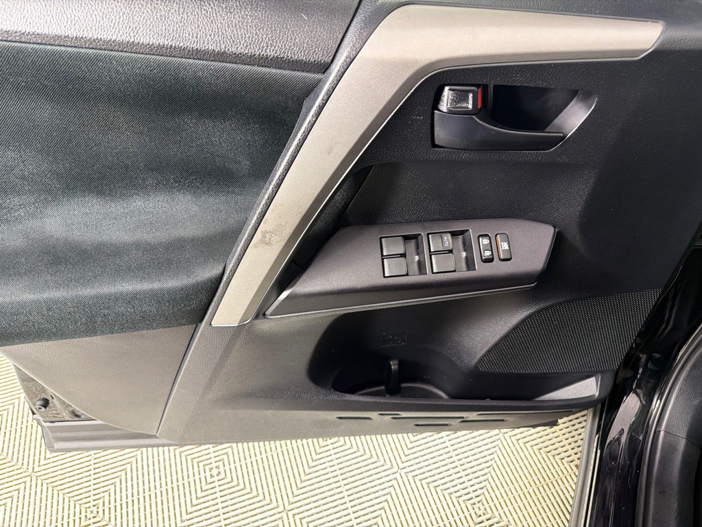 2018 Toyota Rav4 Image 10