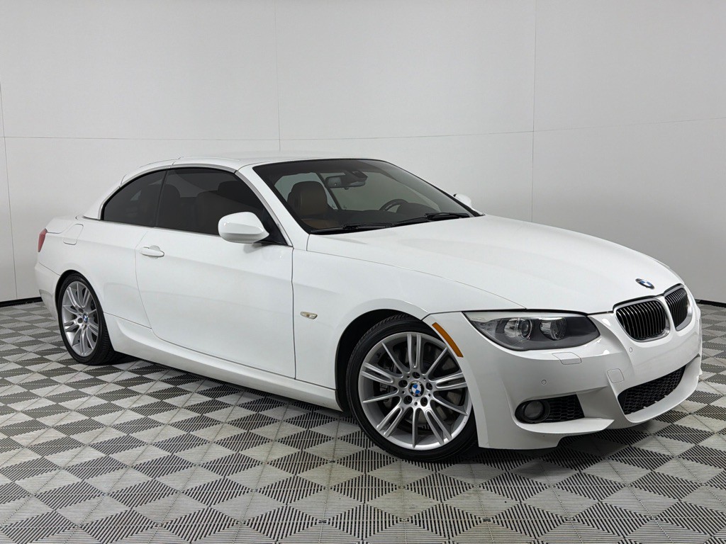 2012 BMW 3 Series Image 11