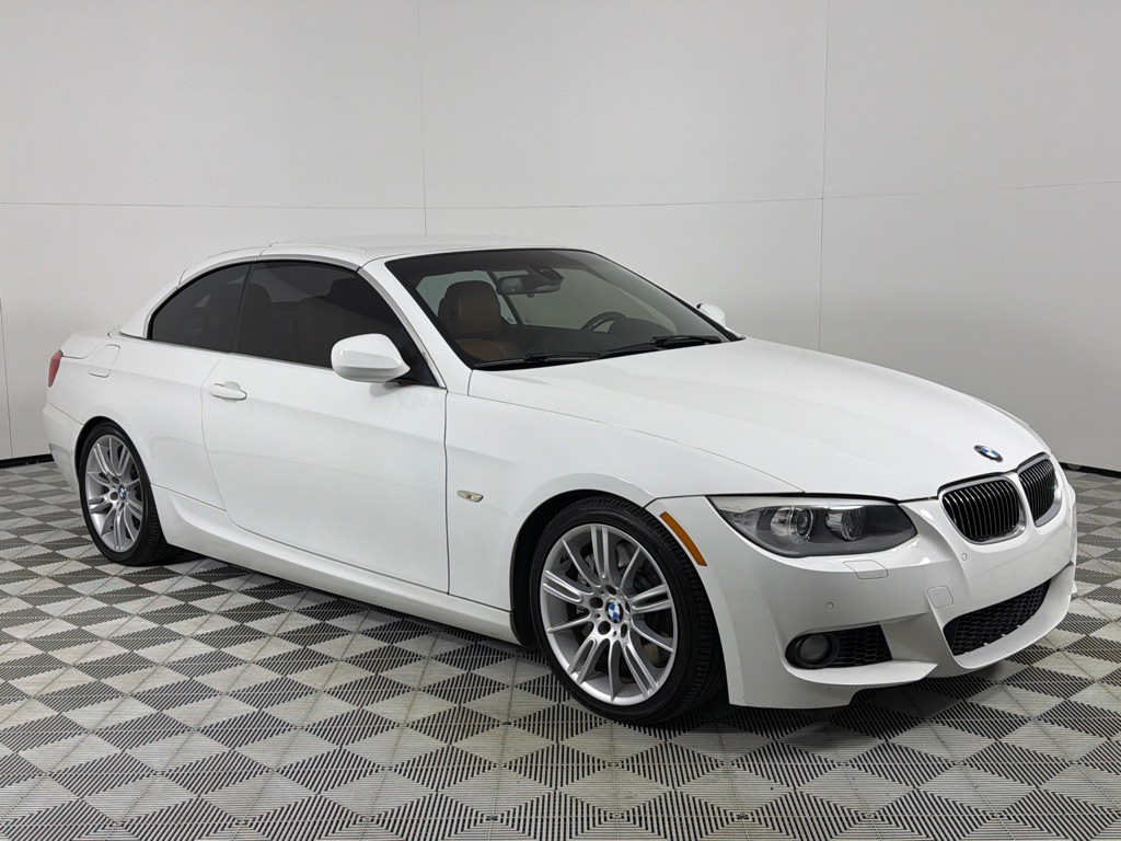 2012 BMW 3 Series Image 12