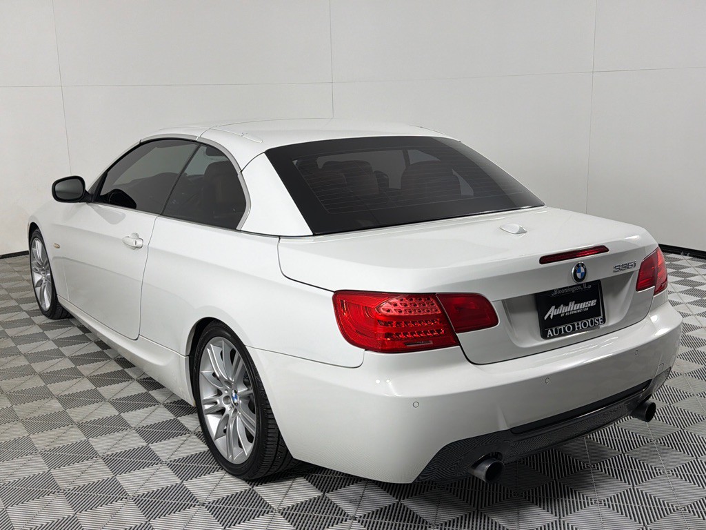 2012 BMW 3 Series Image 16