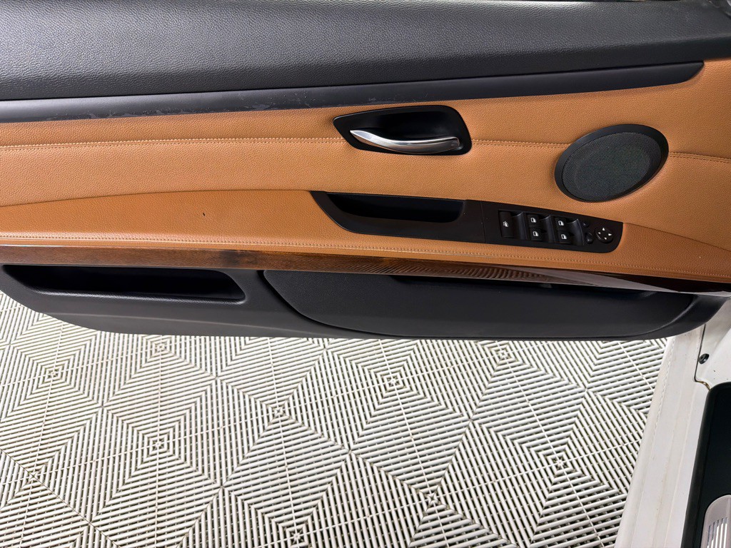 2012 BMW 3 Series Image 20