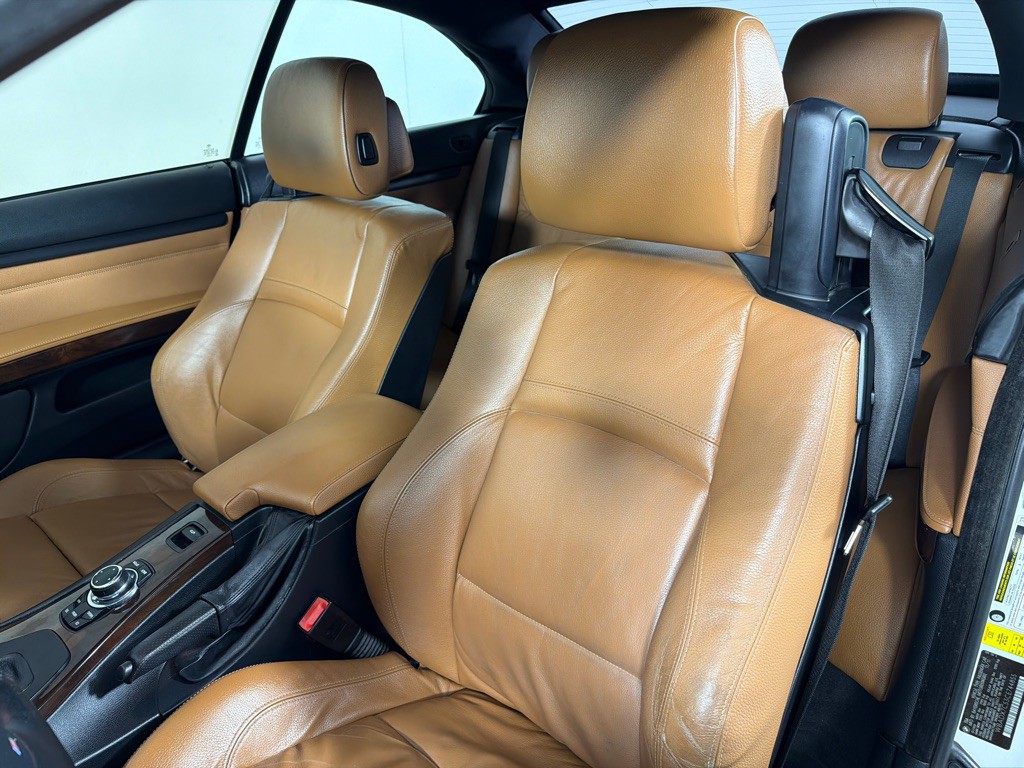 2012 BMW 3 Series Image 22