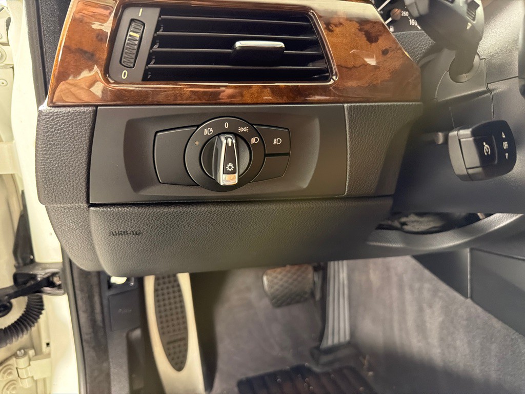 2012 BMW 3 Series Image 23