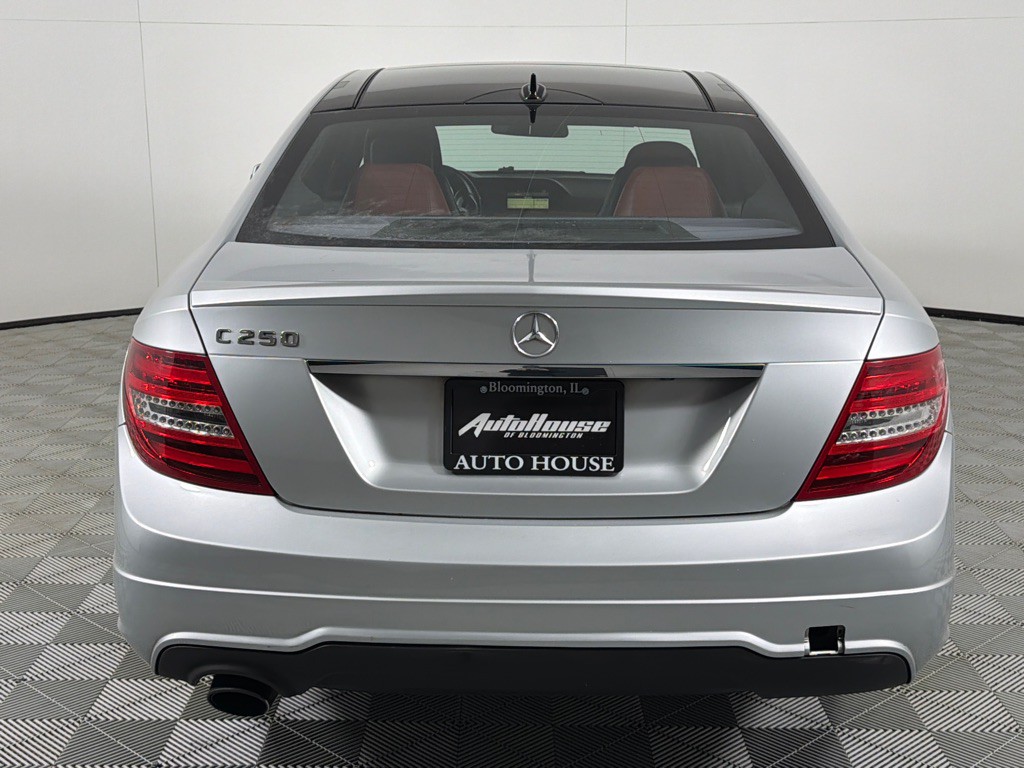 2012 Mercedes-Benz C-Class Image 4