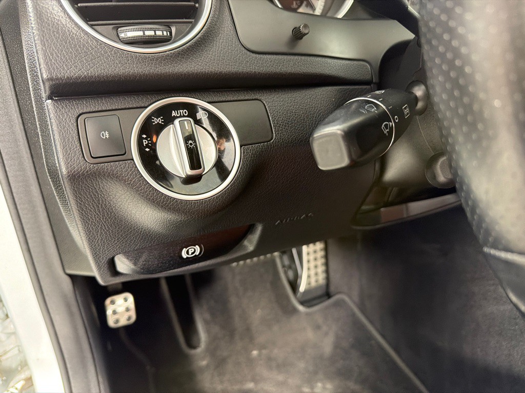 2012 Mercedes-Benz C-Class Image 13