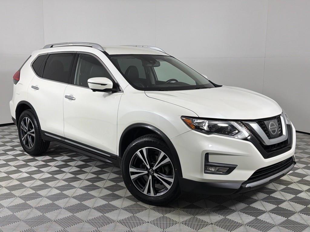 2017 Nissan Rogue Image 2