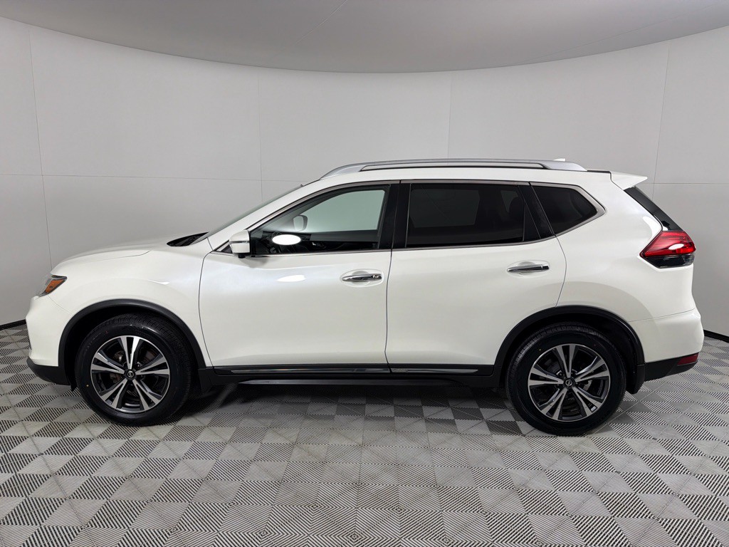 2017 Nissan Rogue Image 8