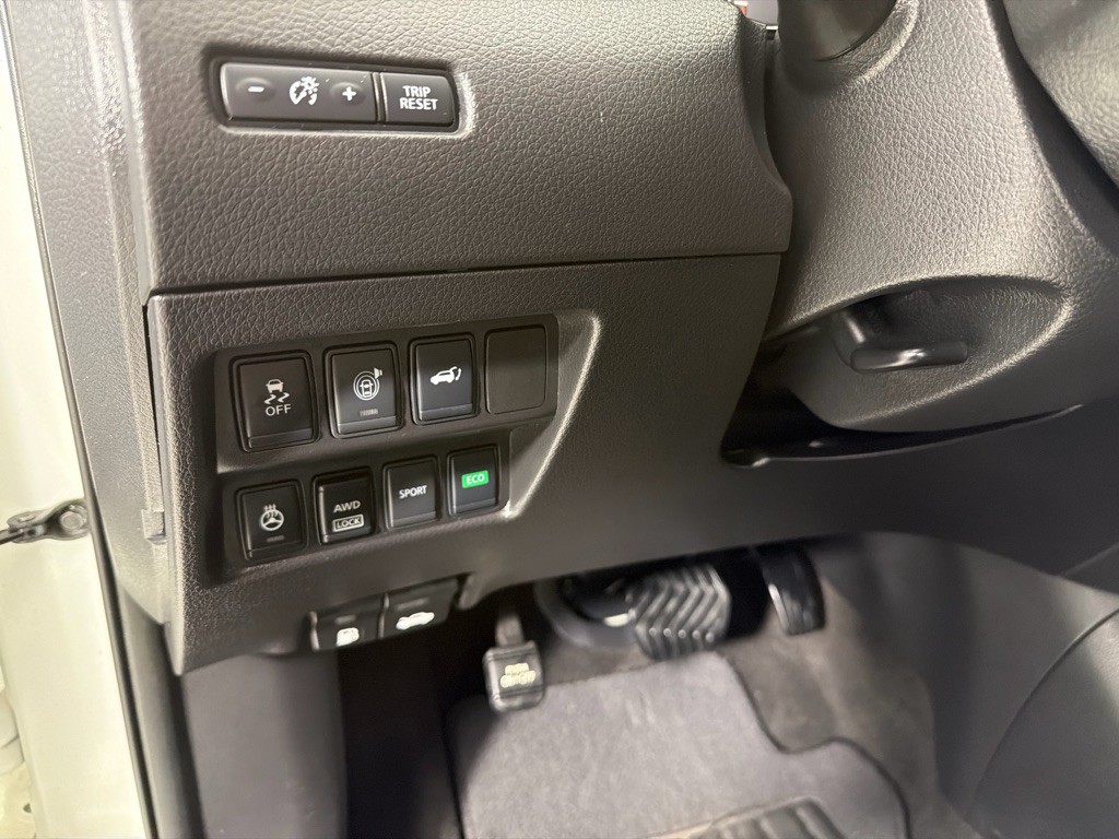 2017 Nissan Rogue Image 14