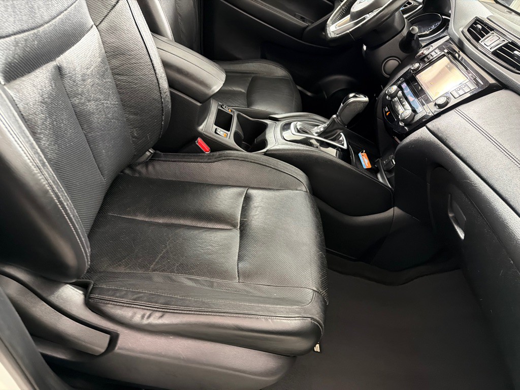 2017 Nissan Rogue Image 24