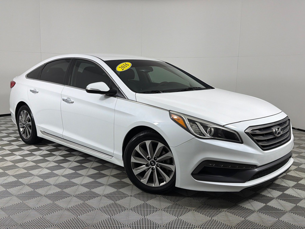2016 Hyundai Sonata Image 2