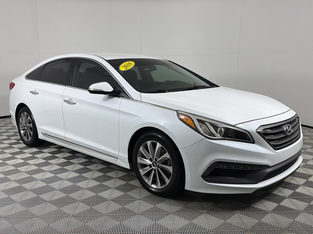 2016 Hyundai Sonata Image 3