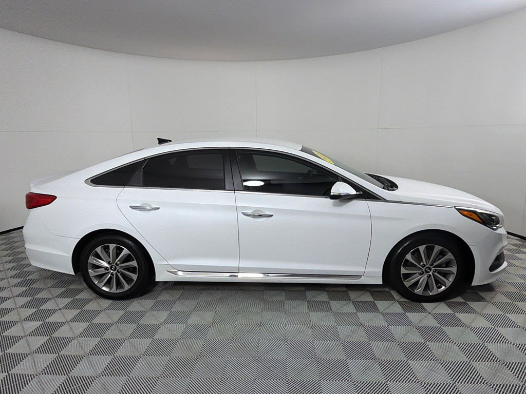 2016 Hyundai Sonata Image 4