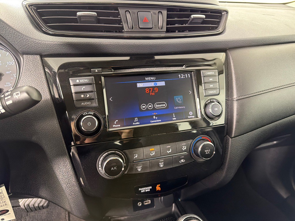 2020 Nissan Rogue Image 15