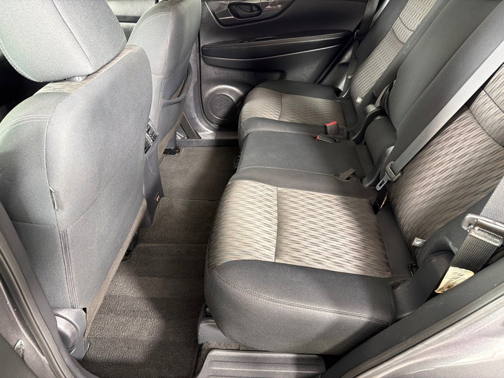 2020 Nissan Rogue Image 18