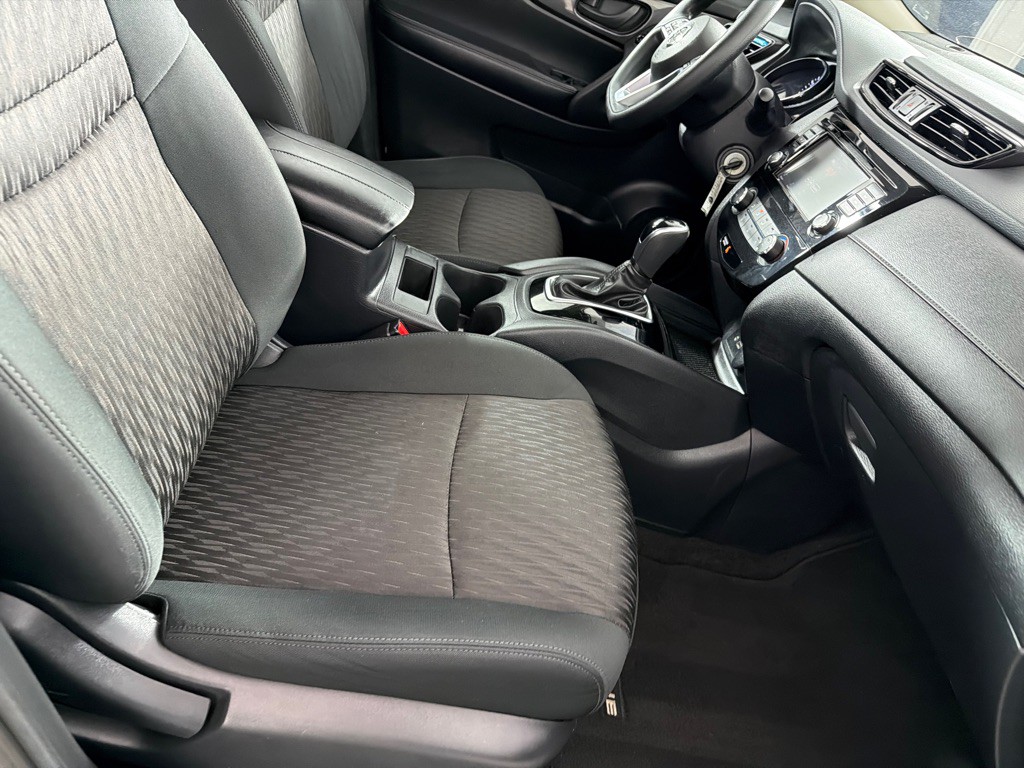 2020 Nissan Rogue Image 23