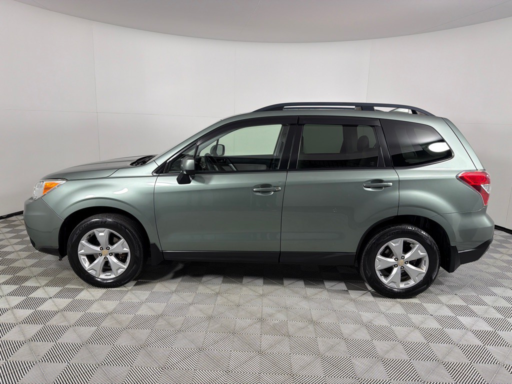 2016 Subaru Forester Image 8