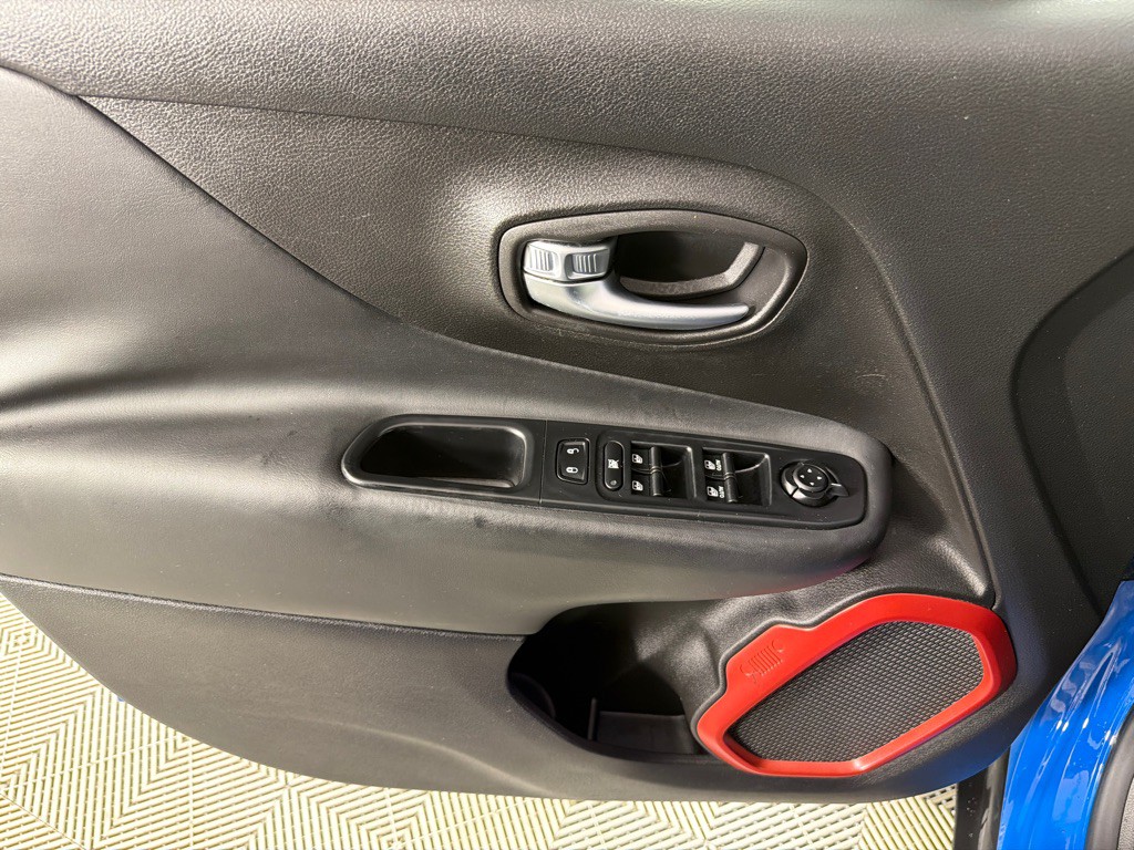 2015 Jeep Renegade Image 10