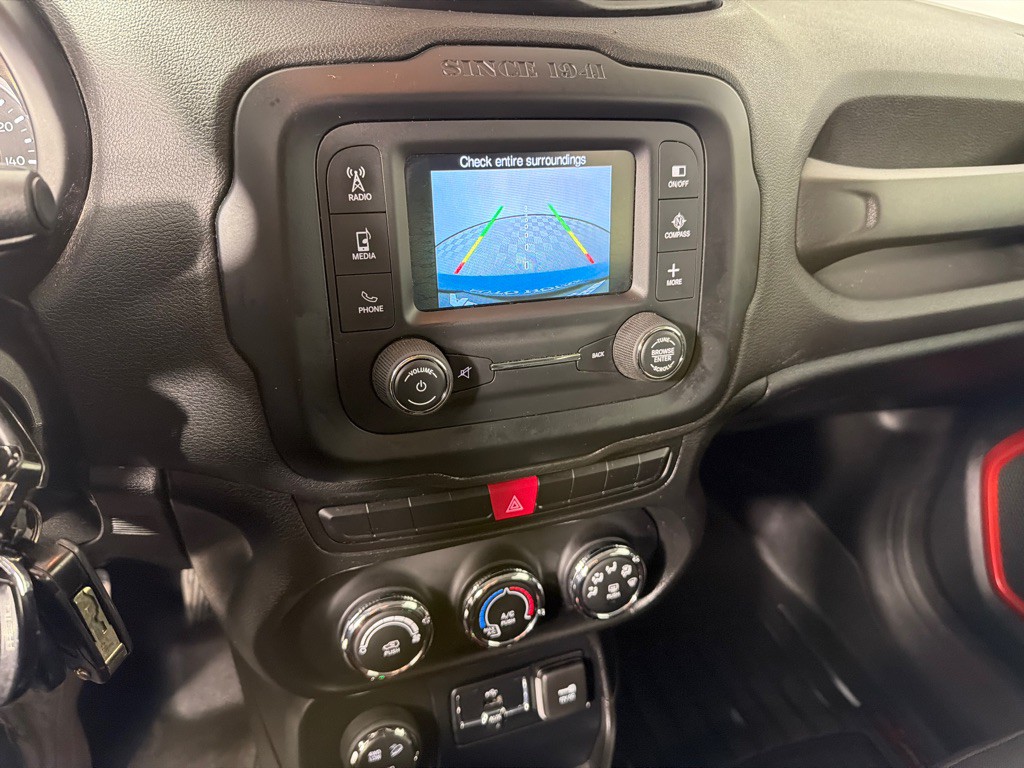 2015 Jeep Renegade Image 16