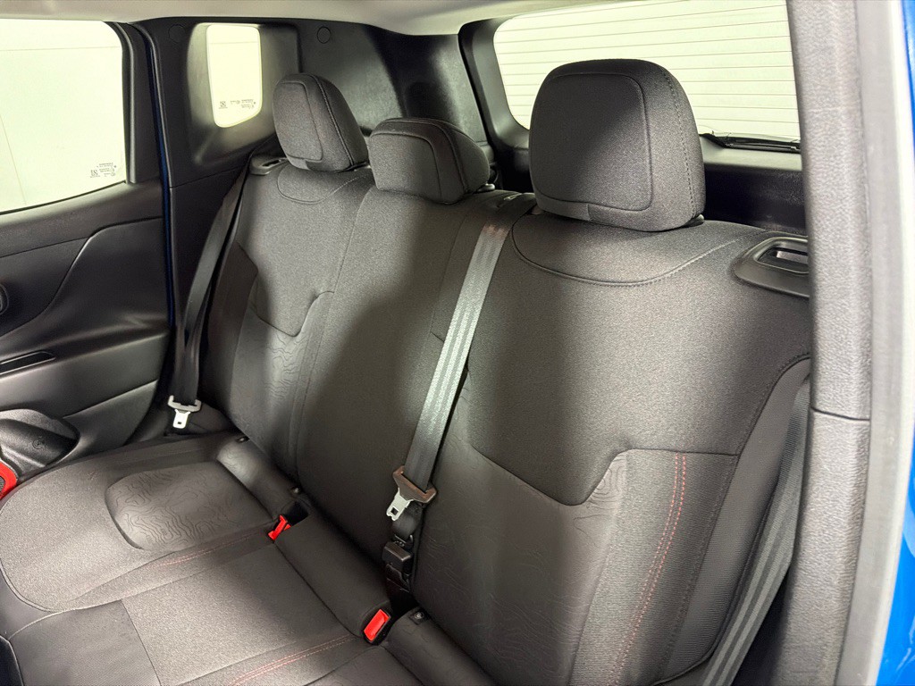 2015 Jeep Renegade Image 19