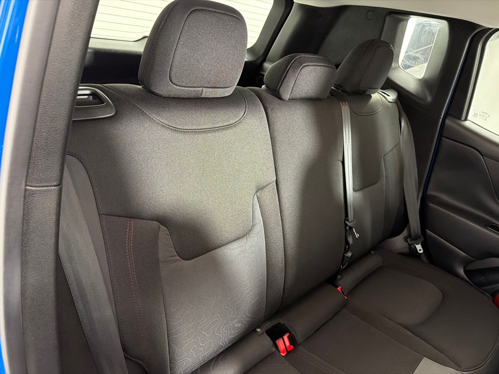 2015 Jeep Renegade Image 22