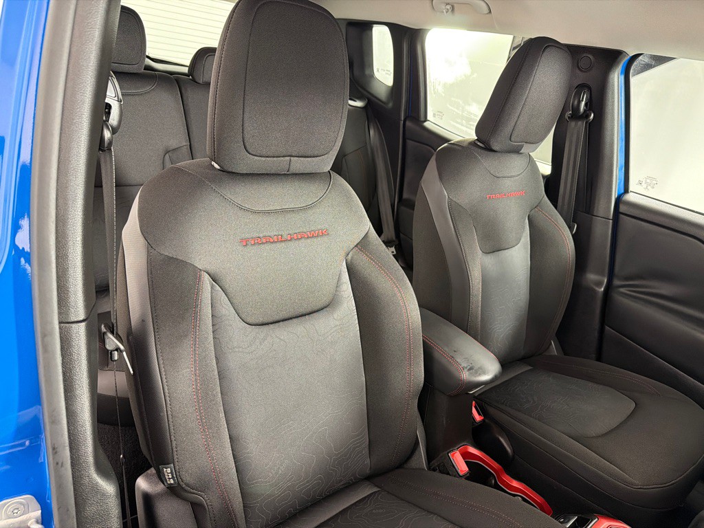 2015 Jeep Renegade Image 24