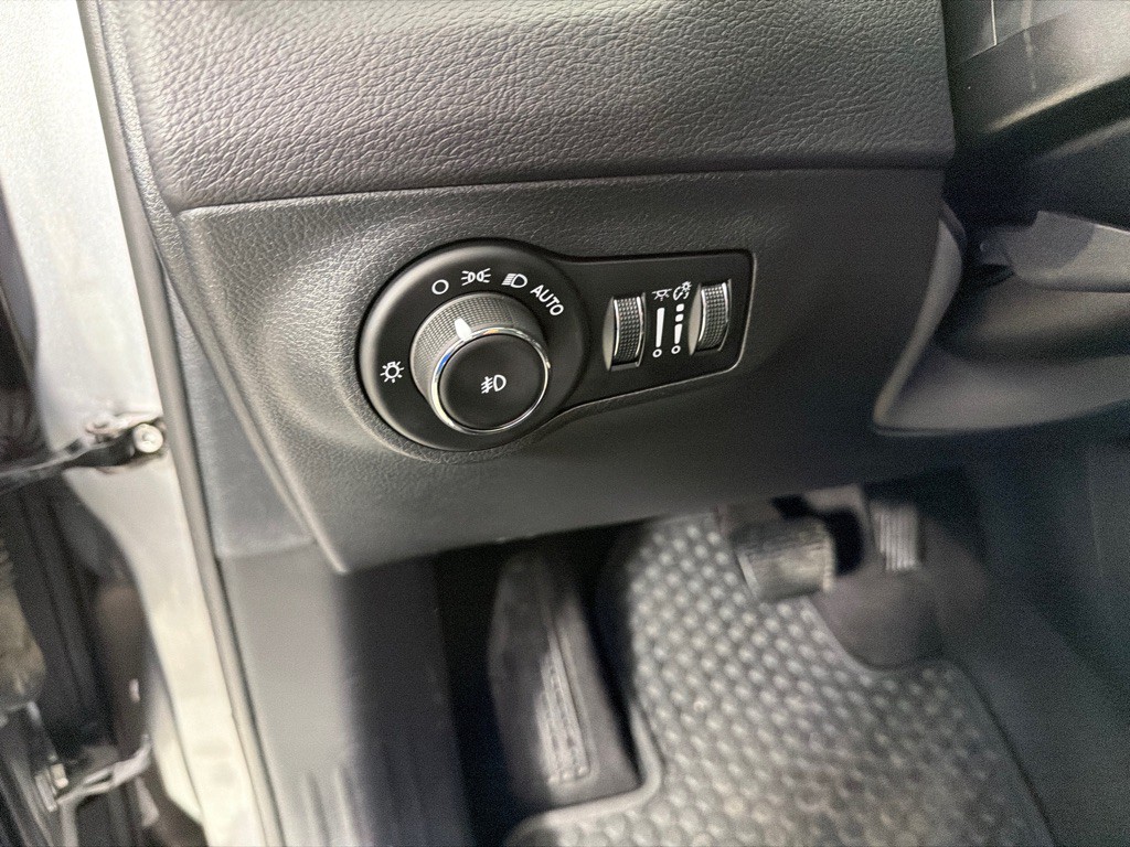 2018 Jeep Compass Image 11