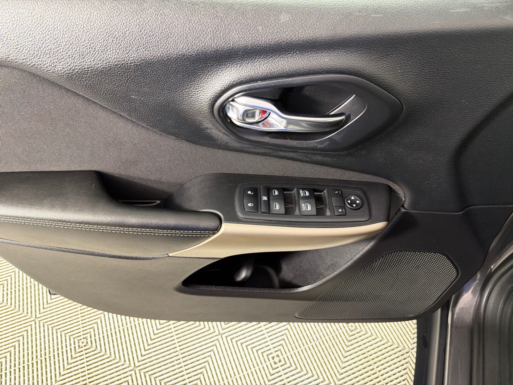 2018 Jeep Cherokee Image 11