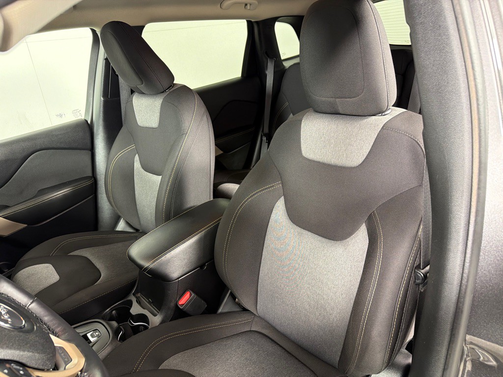 2018 Jeep Cherokee Image 12