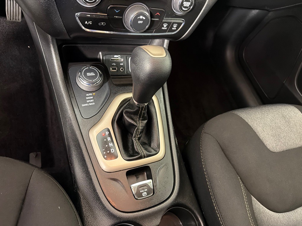 2018 Jeep Cherokee Image 18