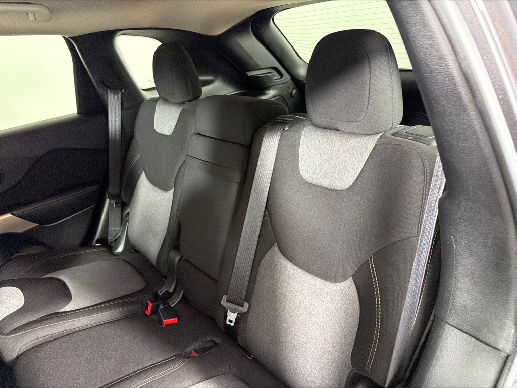 2018 Jeep Cherokee Image 20