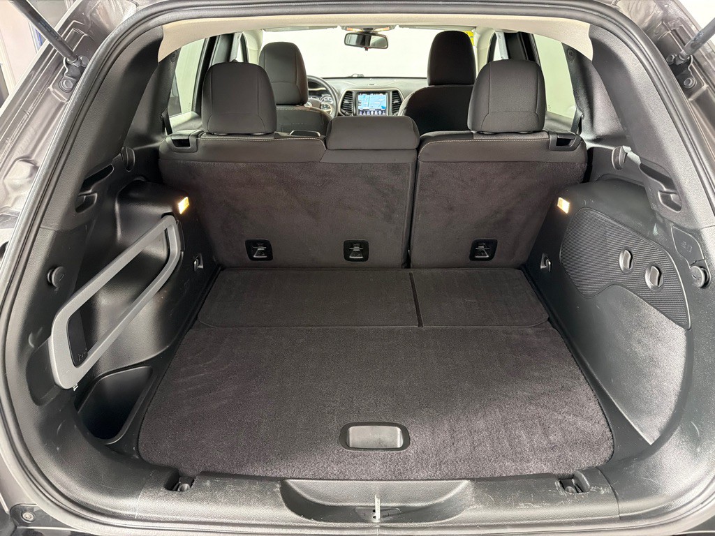 2018 Jeep Cherokee Image 21