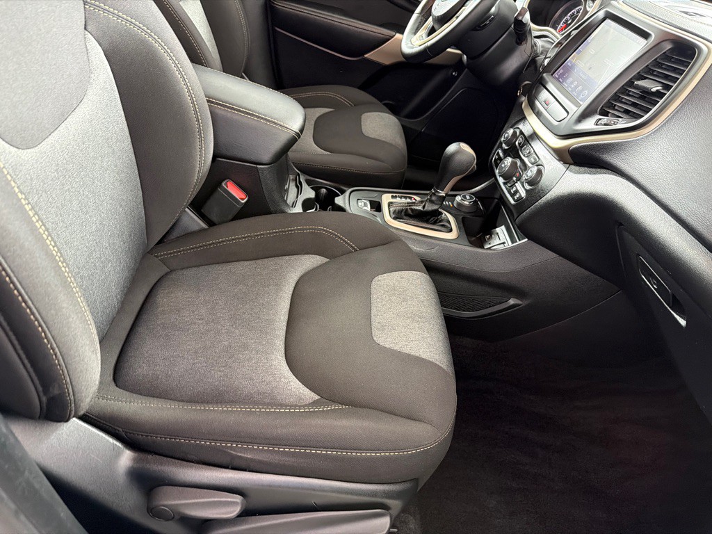 2018 Jeep Cherokee Image 24