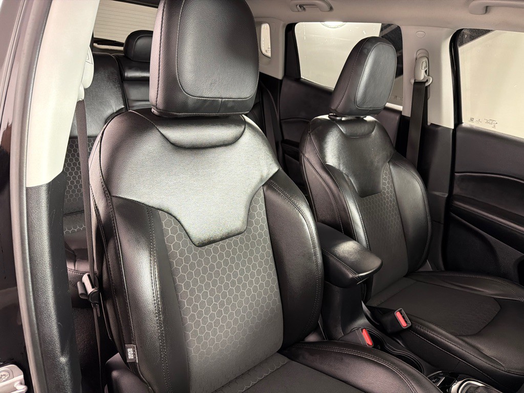 2020 Jeep Compass Image 25