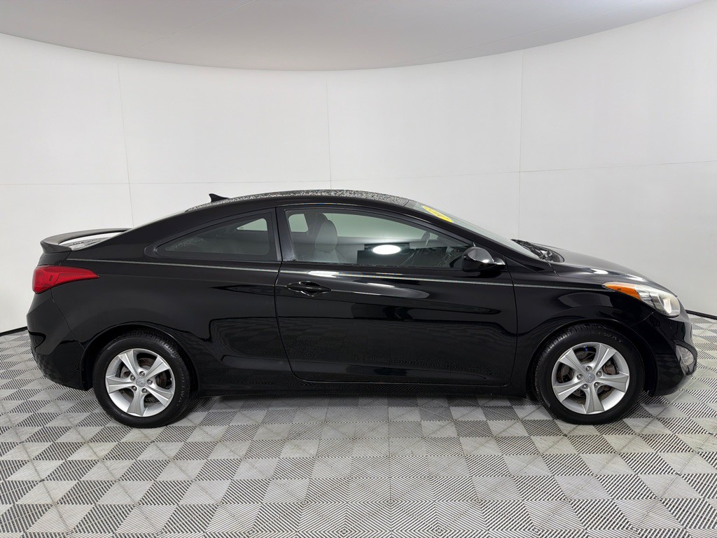 2013 Hyundai Elantra Image 4
