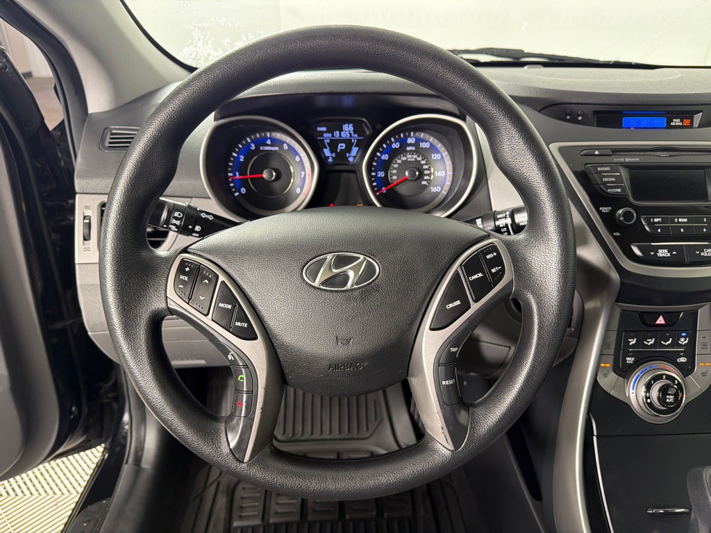 2013 Hyundai Elantra Image 12