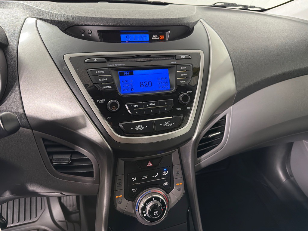 2013 Hyundai Elantra Image 13