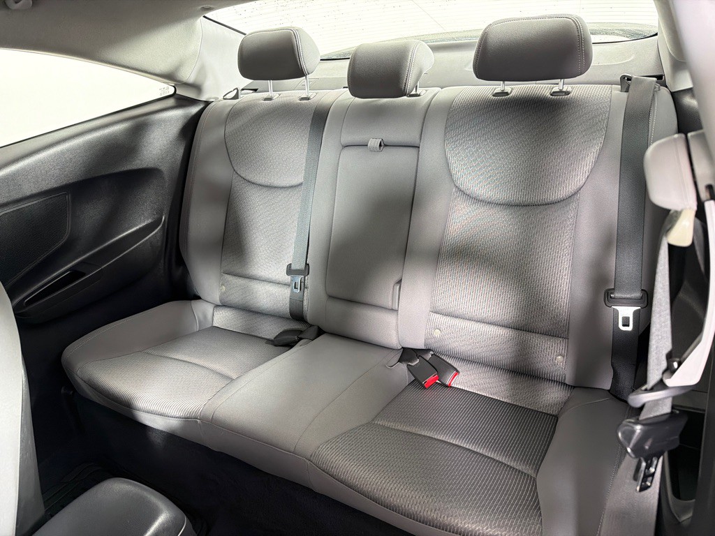 2013 Hyundai Elantra Image 15