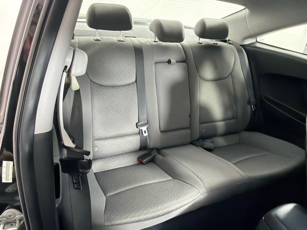 2013 Hyundai Elantra Image 16