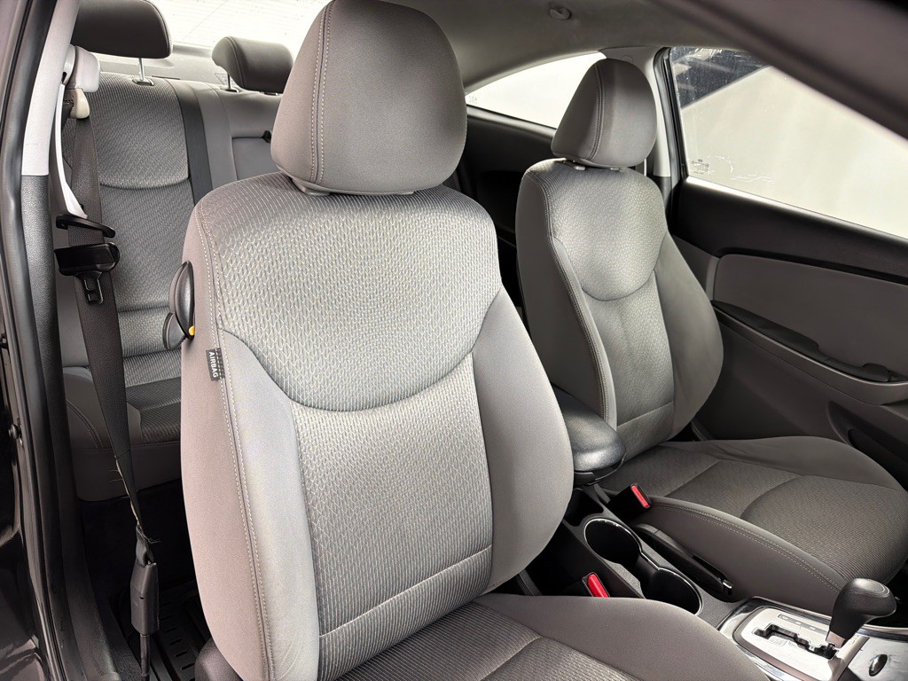 2013 Hyundai Elantra Image 18