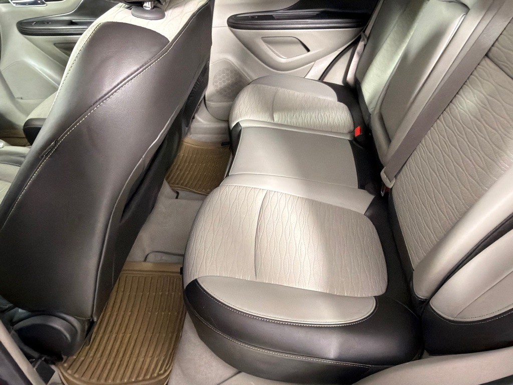 2016 Buick Enclave Image 18