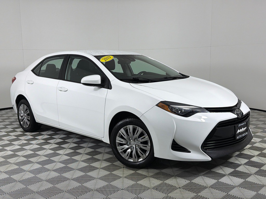 2019 Toyota Corolla Image 2
